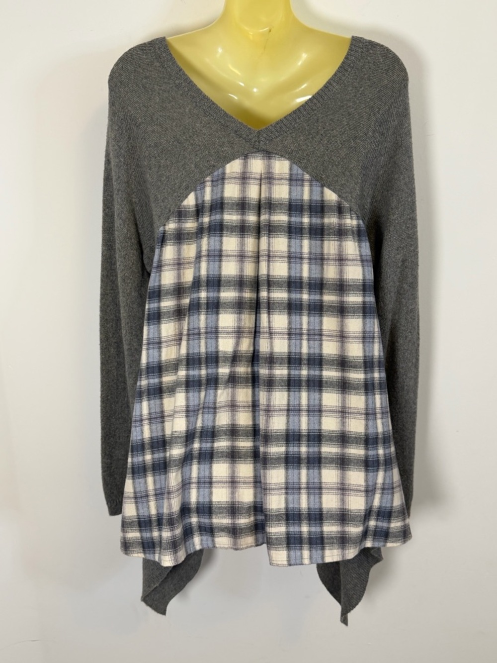 MOTH Grey Long Sleeve Plaid Asymmetrical Hem Sweater